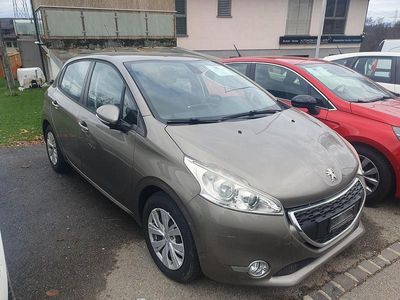 Gebraucht Peugeot 208 Access 82 PS (60 kW) 2014 Kleinwagen