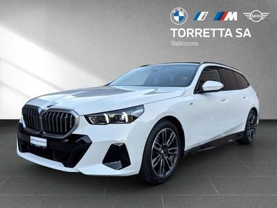 Weiss Gebraucht 2025 BMW 520 M Sport Kombi | CHF 51’900 (Etwas zu teuer)