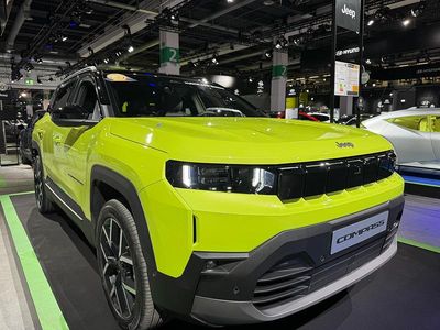 Neu Jeep Compass 156 kW (213 PS) 2025 Grün SUV