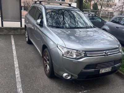 Gebraucht 2013 Mitsubishi Outlander P-HEV Intense SUV | CHF 5’900 (Fairer Preis)