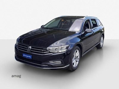 Deepblack perleffekt Gebraucht 2023 VW Passat Elegance Kombi | CHF 28’900 (Fairer Preis)