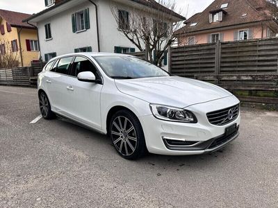 Gebraucht 2014 Volvo V60 Summum Kombi | CHF 17’900
