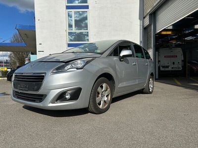 Gebraucht Peugeot 5008 Active 120 PS (88 kW) 2016 Van / Kleinbus