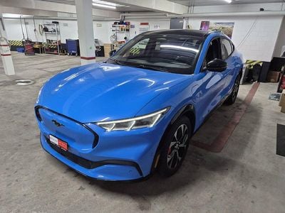 Blau Gebraucht 2023 Ford Mustang Mach-E Premium SUV | CHF 29’600