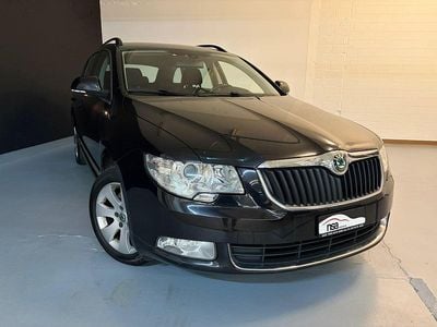 Gebraucht Skoda Superb Elegance 140 PS (102 kW) 2011 Kombi