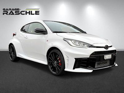 Weiss Gebraucht 2024 Toyota Yaris Sport Limousine | CHF 51’800