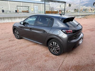 Gebraucht Peugeot 208 Allure 101 PS (74 kW) 2022 Kleinwagen