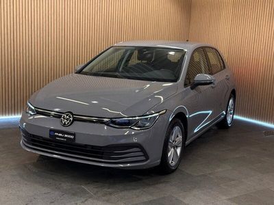 Gebraucht VW Golf VIII Life 115 PS (84 kW) 2022 Limousine