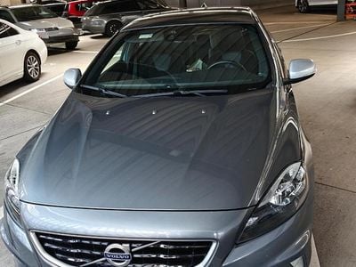 Gebraucht 2016 Volvo V40 R-Design Momentum Kombi | CHF 7’778 (Fairer Preis)