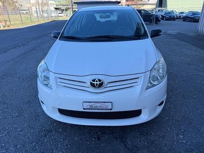 Gebraucht Toyota Auris Terra 99 PS (72 kW) 2011 Kleinwagen