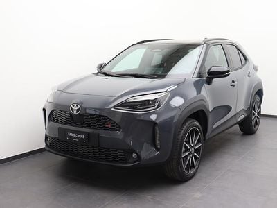 Neu Toyota Yaris Cross Sport 131 PS (96 kW) 2026 Grau SUV