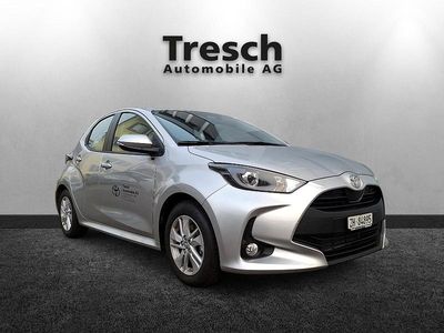 Silber Gebraucht 2024 Toyota Yaris Hybrid Comfort Limousine | CHF 25’900 (Etwas zu teuer)