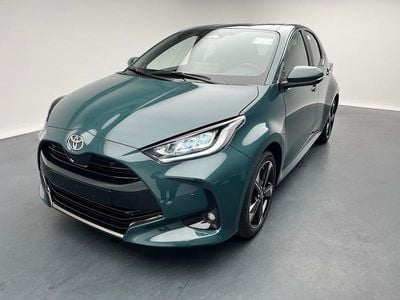 Grün Neu 2025 Toyota Yaris Hybrid Premium Limousine | CHF 31’270 (Fairer Preis)