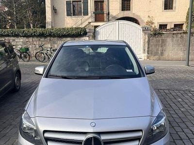 Gebraucht Mercedes B200 156 PS (114 kW) 2014 Van / Kleinbus