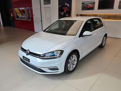 Weiss Gebraucht 2018 VW Golf VII Comfortline Limousine | CHF 15’900 (Etwas zu teuer)