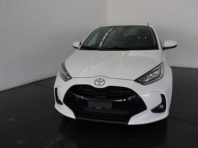 Weiss Neu 2025 Toyota Yaris Hybrid Trend Limousine | CHF 27’990 (Etwas zu teuer)