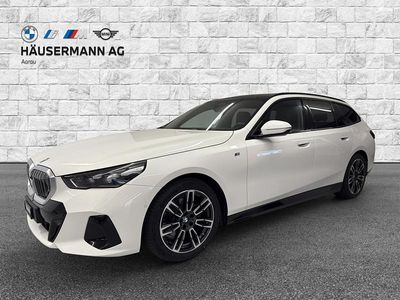 Gebraucht BMW 520 M Sport 197 PS (144 kW) 2024 Weiss Kombi