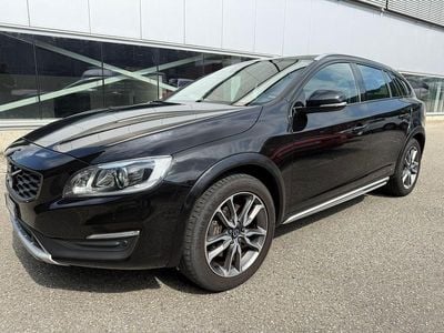Gebraucht 2017 Volvo V60 CC Kinetic Kombi | CHF 9’700
