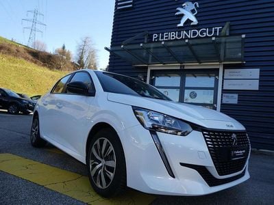 Weiss Gebraucht 2023 Peugeot 208 Active Kleinwagen | CHF 21’500 (Etwas zu teuer)