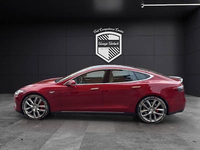 Rot Gebraucht 2015 Tesla Model S Kleinwagen | CHF 22’970 (Etwas zu teuer)