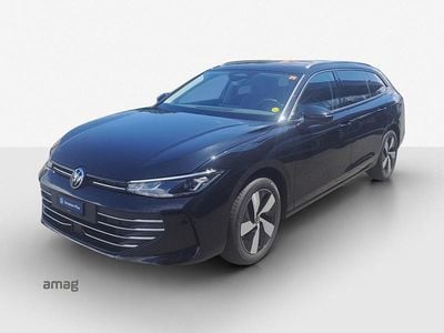 Grenadill black métallisée Gebraucht 2024 VW Passat Business Kombi | CHF 38’900