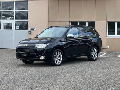 Gebraucht Mitsubishi Outlander P-HEV Intense 121 PS (88 kW) 2015 SUV