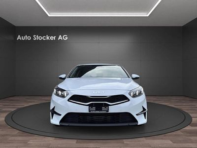 Weiss Neu 2025 Kia Ceed Kleinwagen | CHF 33’600 (Etwas zu teuer)