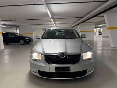 Gebraucht Skoda Superb Comfort 140 PS (102 kW) 2012 Kombi