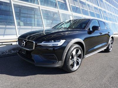 Gebraucht 2022 Volvo V60 CC Kombi | CHF 28’750 (Etwas zu teuer)