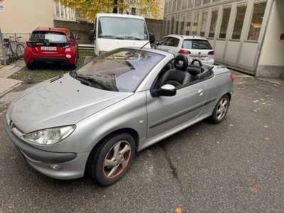 Gebraucht 2002 Peugeot 206 CC Roland Garros Cabrio | CHF 3’000 (Teuer)