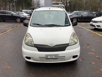 Gebraucht 2001 Toyota Yaris Sol Kombi | CHF 5’500 (Etwas zu teuer)