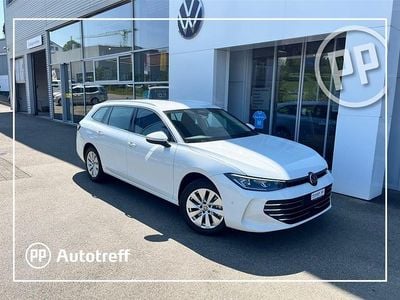 Weiss Gebraucht 2024 VW Passat Business Kombi | CHF 46’500 (Superpreis)