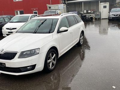 Gebraucht Skoda Octavia Elegance 150 PS (110 kW) 2014 Kleinwagen