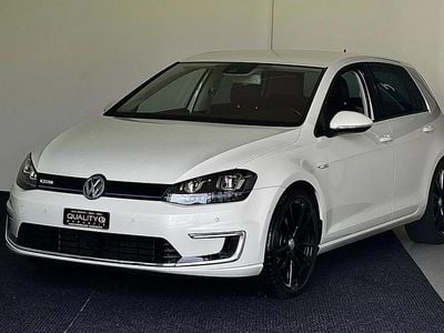 Weiss Gebraucht 2015 VW Golf Limousine | CHF 11’900