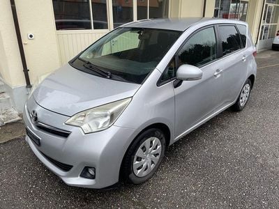 Gebraucht Toyota Verso-S Luna 99 PS (72 kW) 2012 Van / Kleinbus