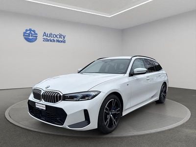 Weiss Gebraucht 2024 BMW 320e Comfort Edition Kombi | CHF 43’990 (Fairer Preis)