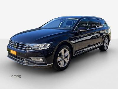 Deepblack perleffekt Gebraucht 2023 VW Passat Elegance Kombi | CHF 27’800 (Guter Preis)