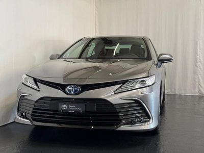 Gebraucht Toyota Camry Premium 218 PS (160 kW) 2024 Silber Limousine