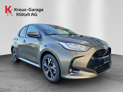 Braun Gebraucht 2024 Toyota Yaris Hybrid Trend Limousine | CHF 27’600 (Etwas zu teuer)