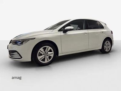 Pure white uni Gebraucht 2021 VW Golf VIII Life Limousine | CHF 20’790 (Fairer Preis)