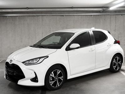 Weiss Neu 2025 Toyota Yaris Hybrid Trend Limousine | CHF 27’500 (Fairer Preis)