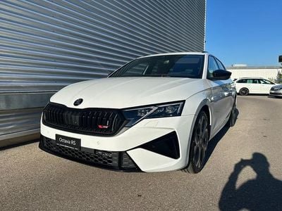 Weiss Gebraucht 2024 Skoda Octavia RS Kombi | CHF 51’900 (Teuer)