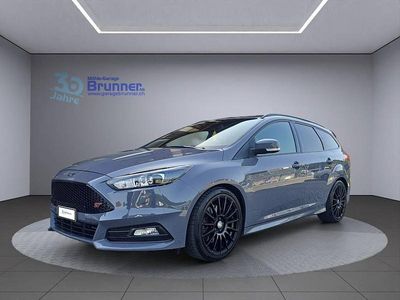 Grau Gebraucht 2017 Ford Focus ST Kombi | CHF 15’900 (Etwas zu teuer)