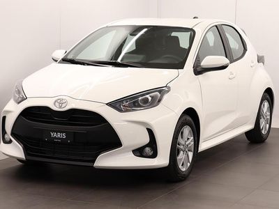 Weiss Neu 2025 Toyota Yaris Hybrid Comfort Limousine | CHF 24’490 (Guter Preis)
