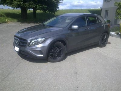 Mercedes GLA220