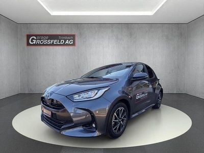 Grau Gebraucht 2024 Toyota Yaris Hybrid Trend Limousine | CHF 23’990 (Guter Preis)