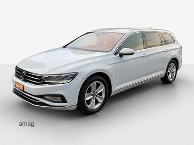 Gebraucht VW Passat Elegance 200 PS (147 kW) 2023 Gletscherweiss metallic Kombi