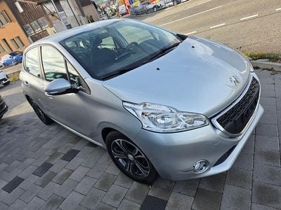 Gebraucht 2015 Peugeot 208 Access Kleinwagen | CHF 4’999 (Guter Preis)
