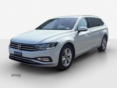 Gletscherweiss metallic Gebraucht 2023 VW Passat Elegance Kombi | CHF 26’890 (Guter Preis)