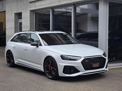 Weiss Gebraucht 2024 Audi RS4 Ambiente Kombi | CHF 81’800 (Etwas zu teuer)